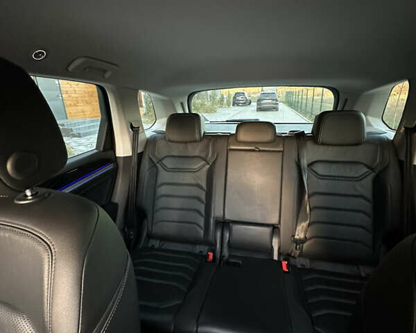 Синий Фольксваген Туарег, объемом двигателя 2.97 л и пробегом 49 тыс. км за 65999 $, фото 30 на Automoto.ua