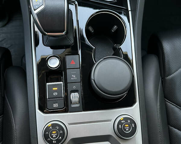 Синий Фольксваген Туарег, объемом двигателя 2.97 л и пробегом 49 тыс. км за 65999 $, фото 35 на Automoto.ua