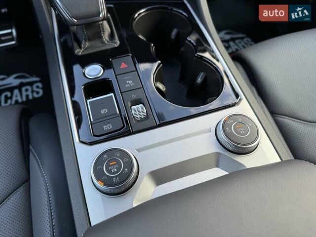 Синий Фольксваген Туарег, объемом двигателя 3 л и пробегом 79 тыс. км за 62500 $, фото 67 на Automoto.ua