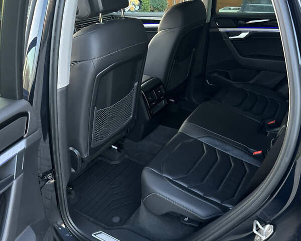 Синий Фольксваген Туарег, объемом двигателя 2.97 л и пробегом 49 тыс. км за 65999 $, фото 18 на Automoto.ua