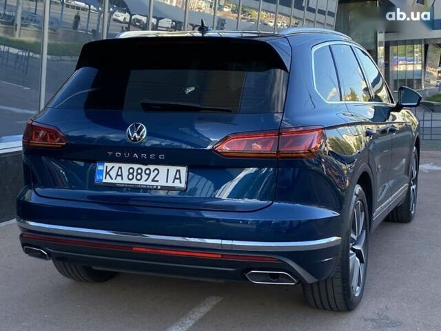 Синий Фольксваген Туарег, объемом двигателя 3 л и пробегом 55 тыс. км за 64900 $, фото 3 на Automoto.ua