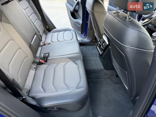 Синий Фольксваген Туарег, объемом двигателя 3 л и пробегом 79 тыс. км за 62500 $, фото 44 на Automoto.ua