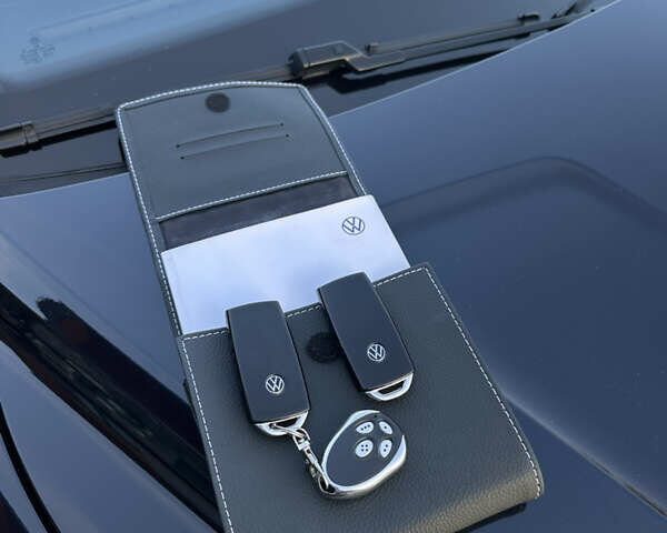 Синий Фольксваген Туарег, объемом двигателя 2.97 л и пробегом 49 тыс. км за 65999 $, фото 25 на Automoto.ua