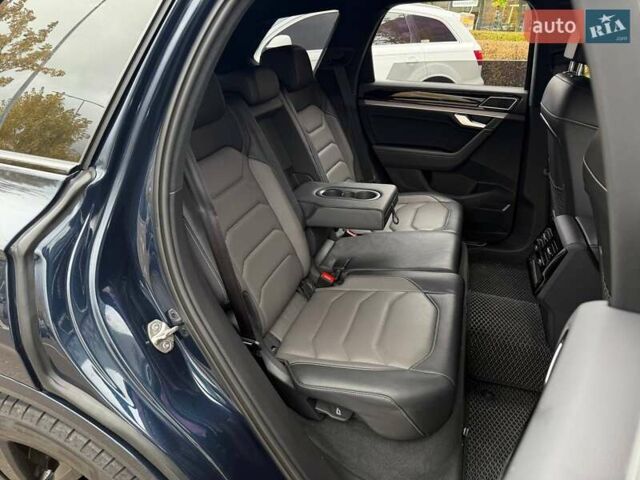 Синий Фольксваген Туарег, объемом двигателя 3 л и пробегом 61 тыс. км за 67990 $, фото 12 на Automoto.ua