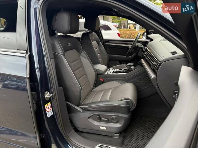 Синий Фольксваген Туарег, объемом двигателя 3 л и пробегом 61 тыс. км за 67990 $, фото 13 на Automoto.ua