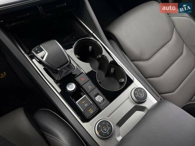 Синий Фольксваген Туарег, объемом двигателя 3 л и пробегом 61 тыс. км за 67990 $, фото 22 на Automoto.ua