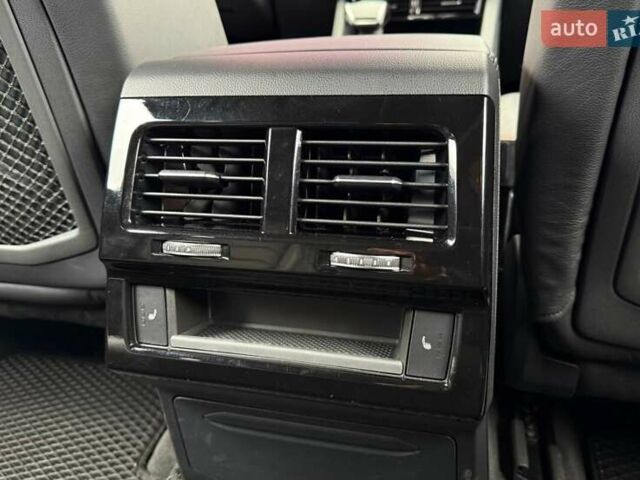 Синий Фольксваген Туарег, объемом двигателя 3 л и пробегом 61 тыс. км за 67990 $, фото 27 на Automoto.ua