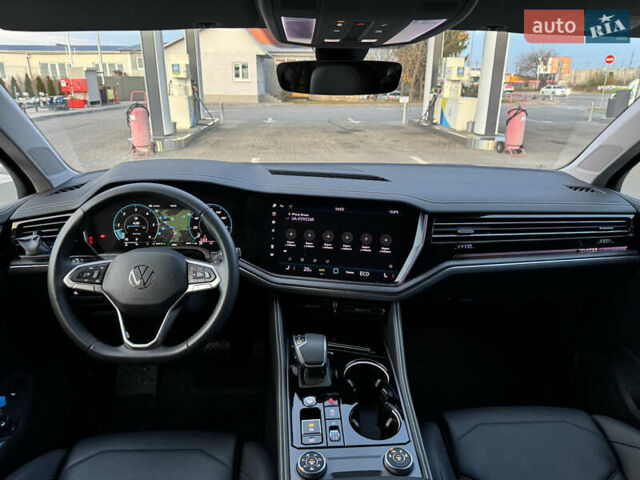 Синій Фольксваген Туарег, об'ємом двигуна 3 л та пробігом 6 тис. км за 69999 $, фото 26 на Automoto.ua