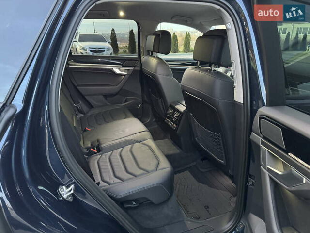 Синій Фольксваген Туарег, об'ємом двигуна 3 л та пробігом 6 тис. км за 69999 $, фото 29 на Automoto.ua