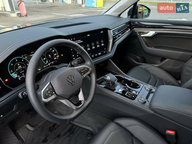 Синій Фольксваген Туарег, об'ємом двигуна 3 л та пробігом 6 тис. км за 69999 $, фото 37 на Automoto.ua
