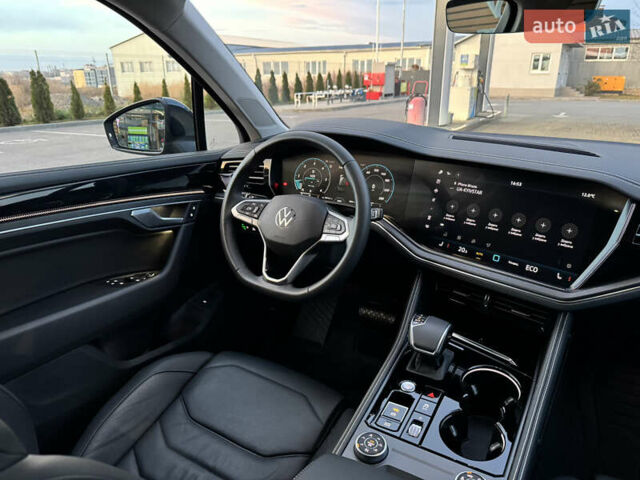 Синій Фольксваген Туарег, об'ємом двигуна 3 л та пробігом 6 тис. км за 69999 $, фото 28 на Automoto.ua