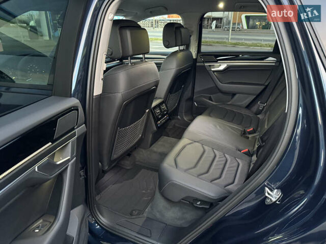 Синій Фольксваген Туарег, об'ємом двигуна 3 л та пробігом 6 тис. км за 69999 $, фото 31 на Automoto.ua