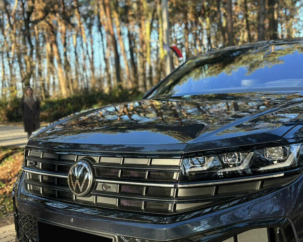 Синій Фольксваген Туарег, об'ємом двигуна 2.97 л та пробігом 3 тис. км за 91000 $, фото 2 на Automoto.ua