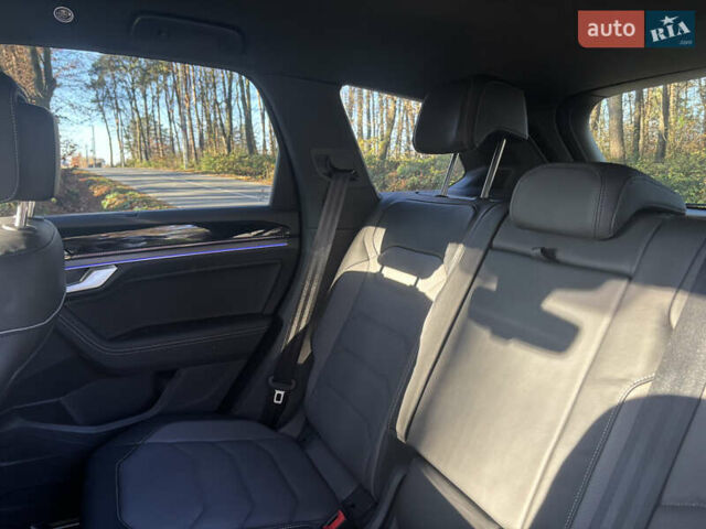 Синій Фольксваген Туарег, об'ємом двигуна 2.97 л та пробігом 3 тис. км за 91000 $, фото 9 на Automoto.ua