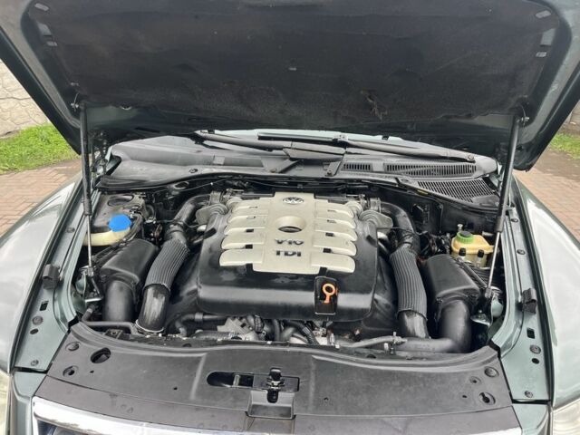 Зеленый Фольксваген Туарег, объемом двигателя 4.9 л и пробегом 280 тыс. км за 5999 $, фото 12 на Automoto.ua