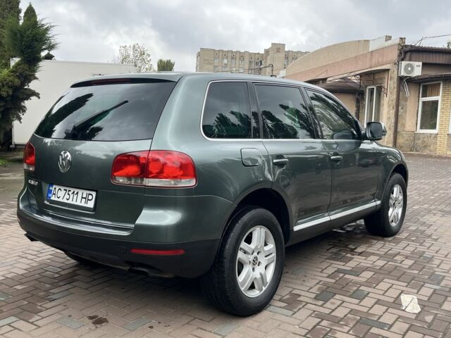 Зеленый Фольксваген Туарег, объемом двигателя 4.9 л и пробегом 280 тыс. км за 5999 $, фото 3 на Automoto.ua