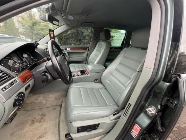 Зеленый Фольксваген Туарег, объемом двигателя 4.9 л и пробегом 280 тыс. км за 5999 $, фото 6 на Automoto.ua