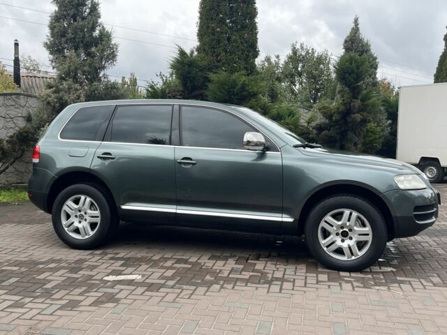 Зеленый Фольксваген Туарег, объемом двигателя 4.9 л и пробегом 280 тыс. км за 5999 $, фото 2 на Automoto.ua