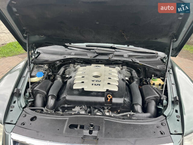 Зеленый Фольксваген Туарег, объемом двигателя 4.92 л и пробегом 280 тыс. км за 5999 $, фото 12 на Automoto.ua