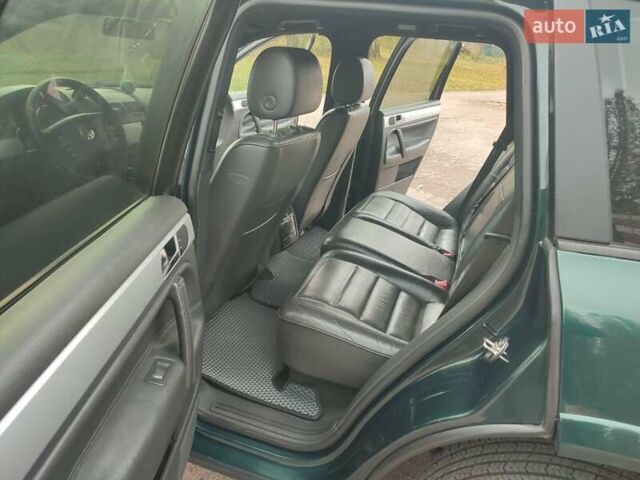 Зелений Фольксваген Туарег, об'ємом двигуна 2.46 л та пробігом 322 тис. км за 7200 $, фото 5 на Automoto.ua