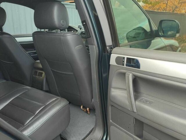 Зеленый Фольксваген Туарег, объемом двигателя 2.5 л и пробегом 322 тыс. км за 7200 $, фото 3 на Automoto.ua