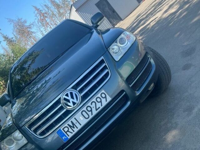 Зеленый Фольксваген Туарег, объемом двигателя 2.5 л и пробегом 281 тыс. км за 5000 $, фото 2 на Automoto.ua