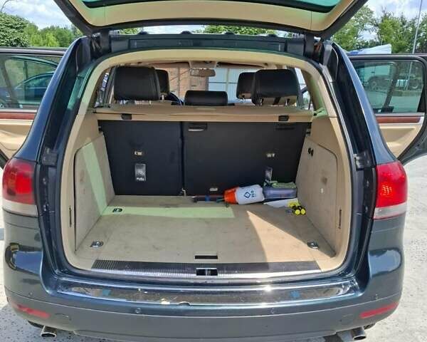 Зеленый Фольксваген Туарег, объемом двигателя 2.5 л и пробегом 353 тыс. км за 7500 $, фото 15 на Automoto.ua