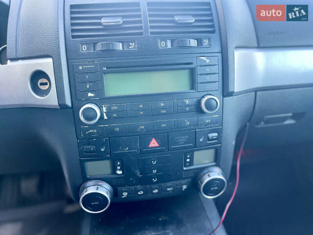 Зеленый Фольксваген Туарег, объемом двигателя 2.5 л и пробегом 303 тыс. км за 2999 $, фото 21 на Automoto.ua