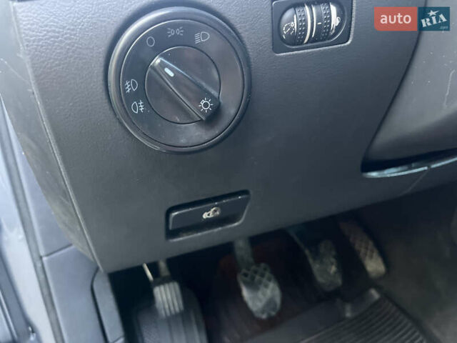 Зеленый Фольксваген Туарег, объемом двигателя 2.5 л и пробегом 303 тыс. км за 2999 $, фото 20 на Automoto.ua