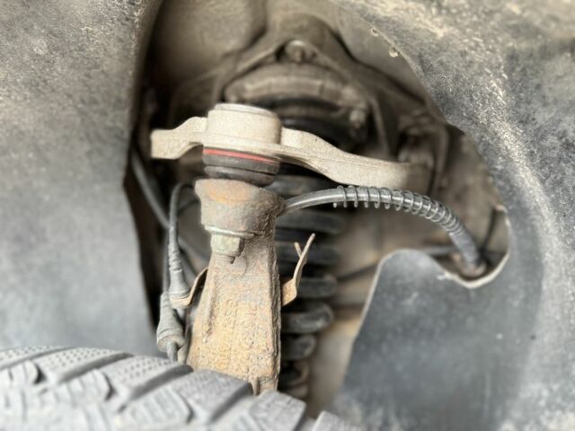 Зеленый Фольксваген Туарег, объемом двигателя 2.5 л и пробегом 370 тыс. км за 3699 $, фото 11 на Automoto.ua