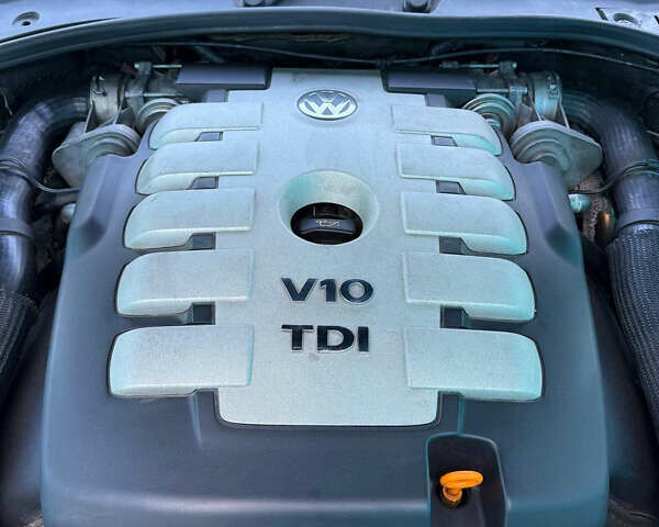 Зеленый Фольксваген Туарег, объемом двигателя 4.92 л и пробегом 201 тыс. км за 6800 $, фото 21 на Automoto.ua