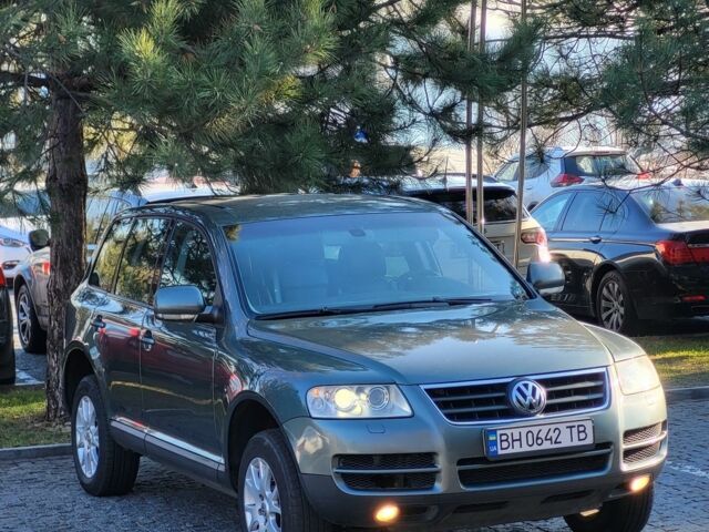 Зеленый Фольксваген Туарег, объемом двигателя 2.5 л и пробегом 350 тыс. км за 8600 $, фото 2 на Automoto.ua