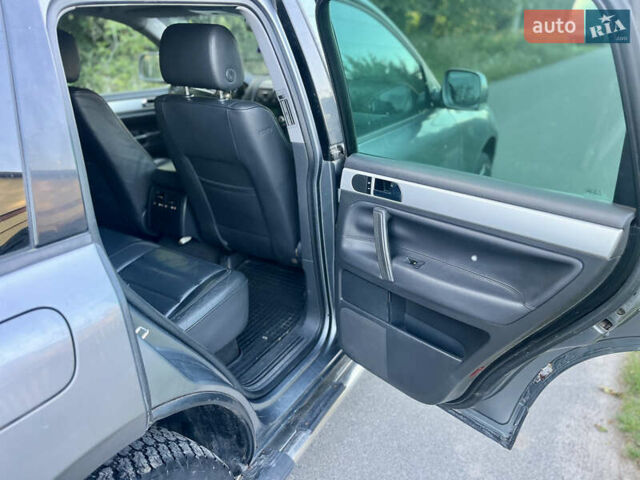 Зеленый Фольксваген Туарег, объемом двигателя 2.5 л и пробегом 303 тыс. км за 2999 $, фото 28 на Automoto.ua