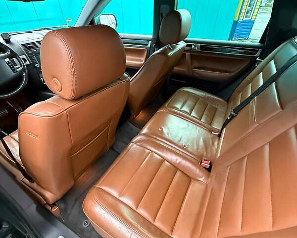 Зеленый Фольксваген Туарег, объемом двигателя 4.92 л и пробегом 201 тыс. км за 6800 $, фото 13 на Automoto.ua