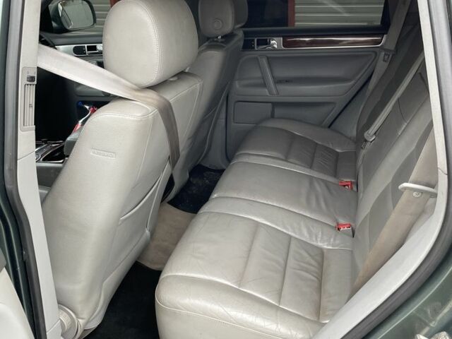 Зеленый Фольксваген Туарег, объемом двигателя 3.2 л и пробегом 111 тыс. км за 5000 $, фото 6 на Automoto.ua