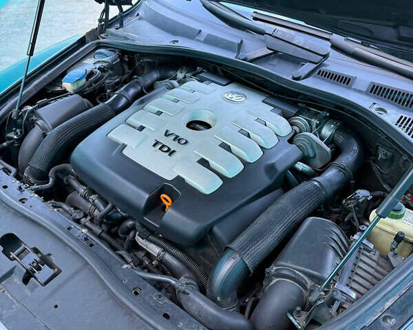 Зеленый Фольксваген Туарег, объемом двигателя 4.92 л и пробегом 201 тыс. км за 6800 $, фото 23 на Automoto.ua