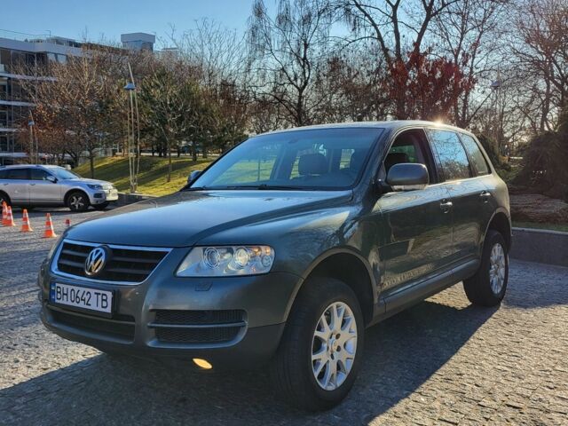 Зеленый Фольксваген Туарег, объемом двигателя 2.5 л и пробегом 350 тыс. км за 8600 $, фото 6 на Automoto.ua