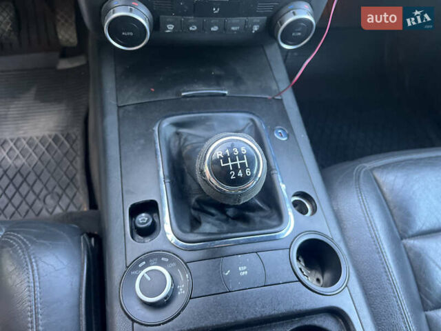 Зеленый Фольксваген Туарег, объемом двигателя 2.5 л и пробегом 303 тыс. км за 2999 $, фото 29 на Automoto.ua