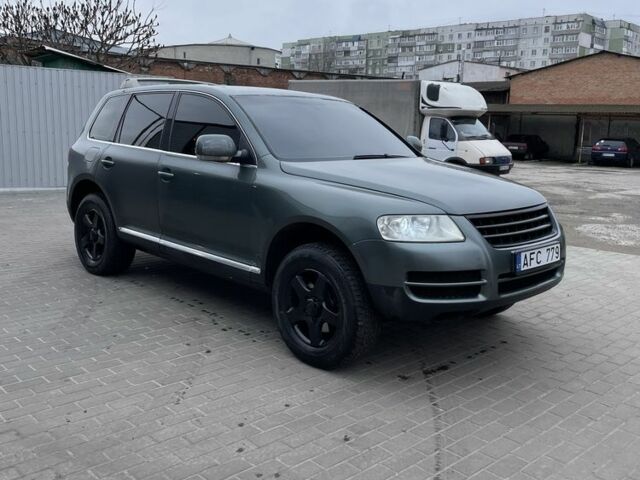 Зеленый Фольксваген Туарег, объемом двигателя 3.2 л и пробегом 111 тыс. км за 5000 $, фото 2 на Automoto.ua