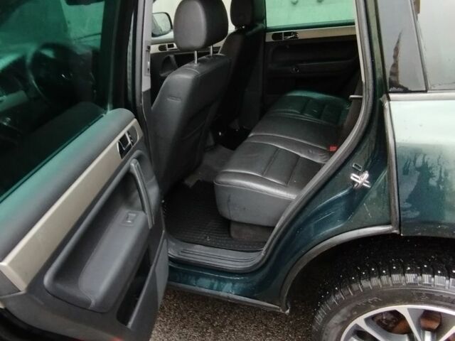 Зеленый Фольксваген Туарег, объемом двигателя 2.5 л и пробегом 452 тыс. км за 4700 $, фото 5 на Automoto.ua