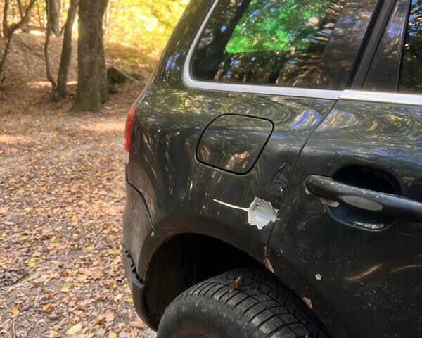 Зелений Фольксваген Туарег, об'ємом двигуна 2.46 л та пробігом 398 тис. км за 6500 $, фото 7 на Automoto.ua