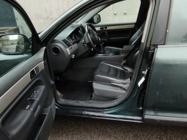 Зеленый Фольксваген Туарег, объемом двигателя 2.5 л и пробегом 452 тыс. км за 4700 $, фото 4 на Automoto.ua