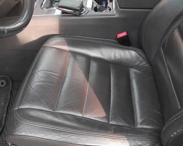 Зеленый Фольксваген Туарег, объемом двигателя 2.97 л и пробегом 408 тыс. км за 8200 $, фото 1 на Automoto.ua