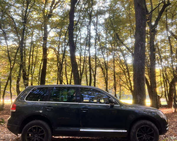 Зелений Фольксваген Туарег, об'ємом двигуна 2.46 л та пробігом 398 тис. км за 6500 $, фото 4 на Automoto.ua