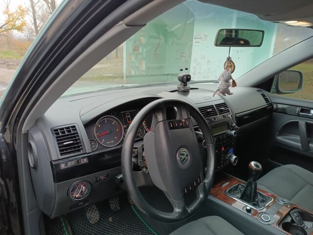 Зеленый Фольксваген Туарег, объемом двигателя 2.5 л и пробегом 300 тыс. км за 5000 $, фото 4 на Automoto.ua