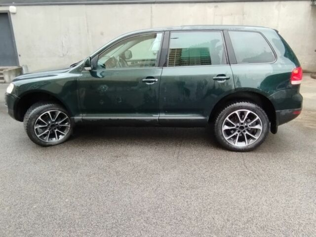 Зеленый Фольксваген Туарег, объемом двигателя 2.5 л и пробегом 452 тыс. км за 4700 $, фото 3 на Automoto.ua