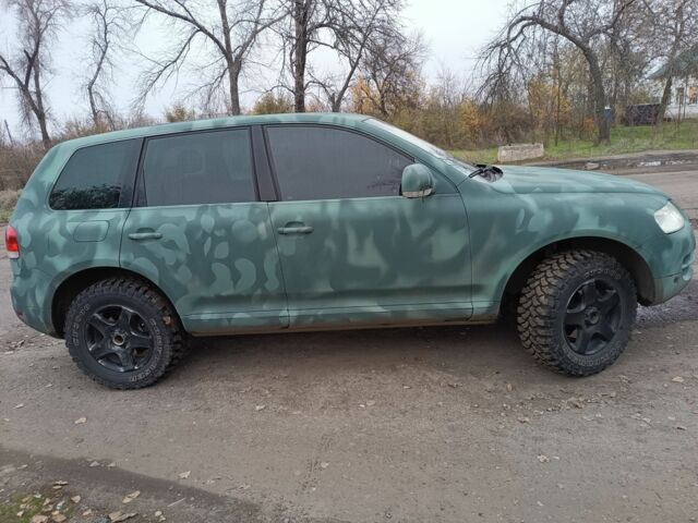 Зеленый Фольксваген Туарег, объемом двигателя 2.5 л и пробегом 300 тыс. км за 5000 $, фото 6 на Automoto.ua