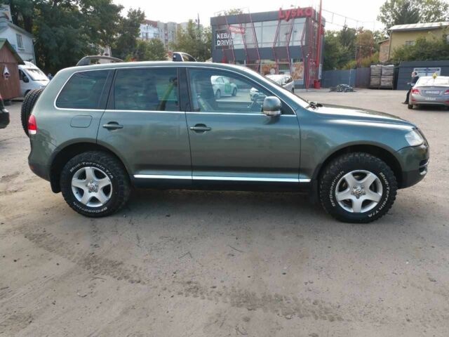 Зеленый Фольксваген Туарег, объемом двигателя 2.5 л и пробегом 316 тыс. км за 10900 $, фото 4 на Automoto.ua