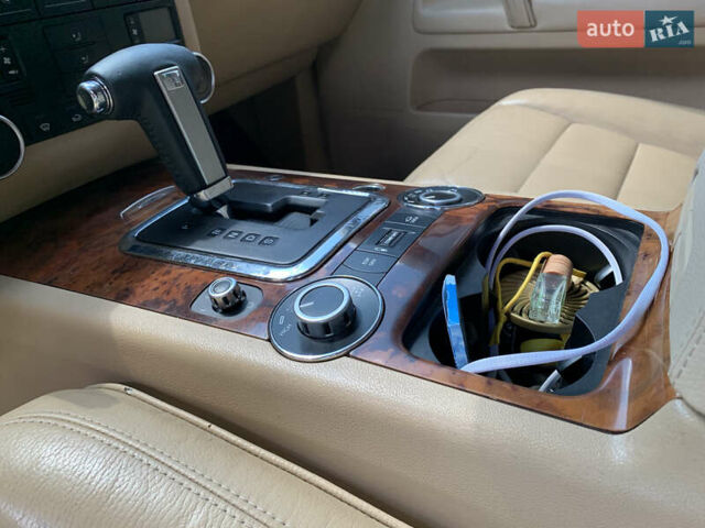 Зелений Фольксваген Туарег, об'ємом двигуна 3 л та пробігом 380 тис. км за 7200 $, фото 24 на Automoto.ua