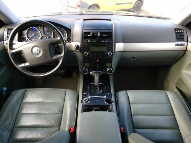 Зеленый Фольксваген Туарег, объемом двигателя 2.5 л и пробегом 316 тыс. км за 10900 $, фото 8 на Automoto.ua